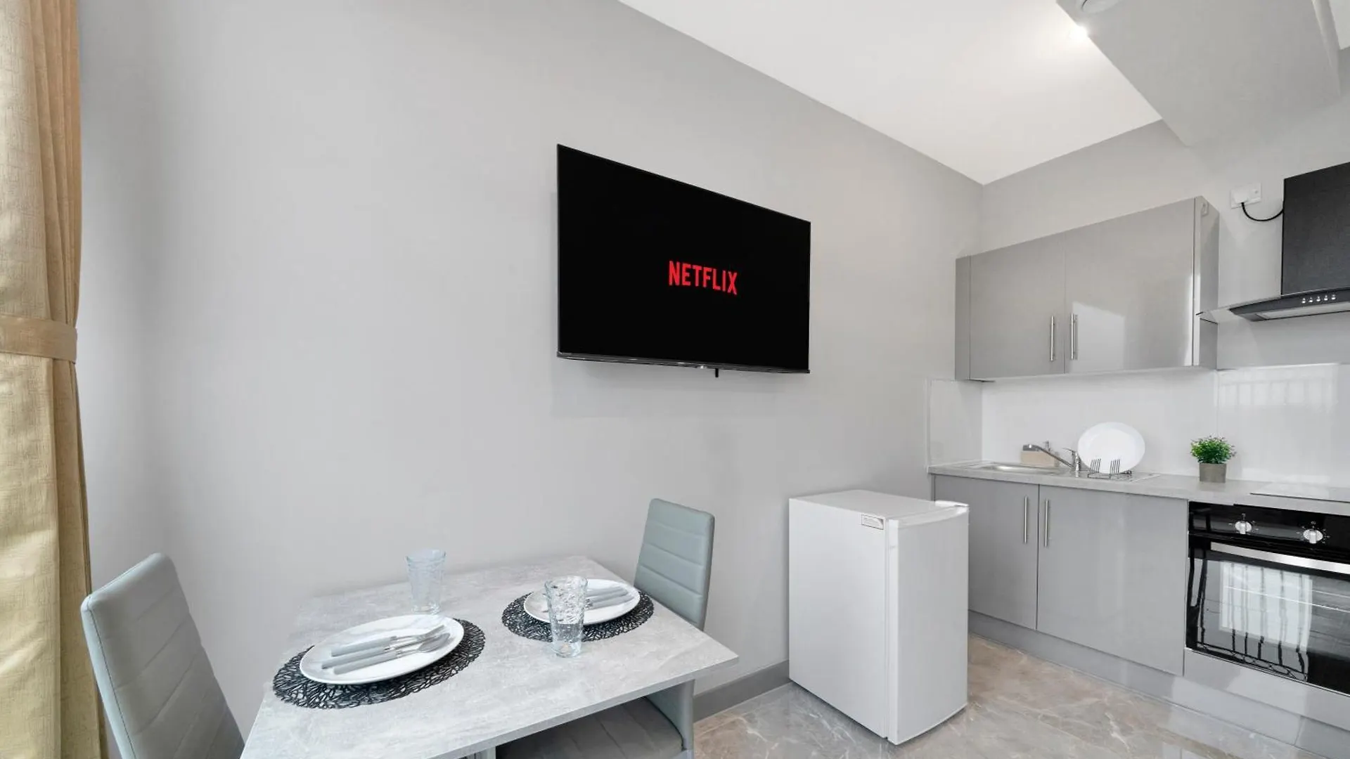 Hotel Studio Apartment In East London 伊尔福德